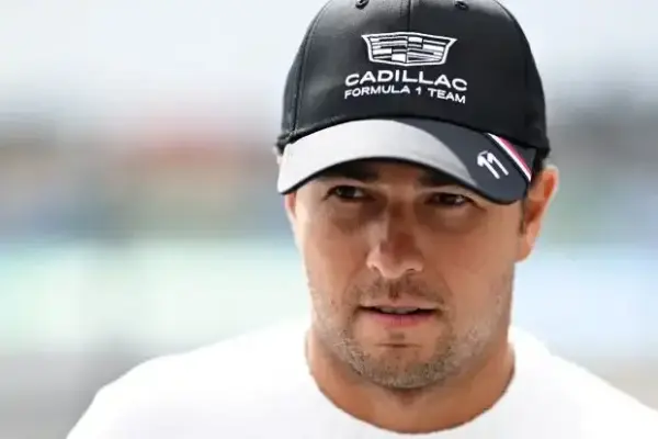 Sergio Perez: Talks with other teams, but no thought of leaving