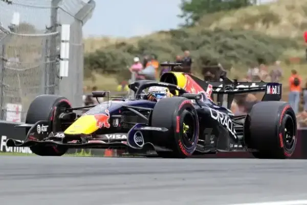 Verstappen struggles with grip and balance: "At least a top car behind us"
