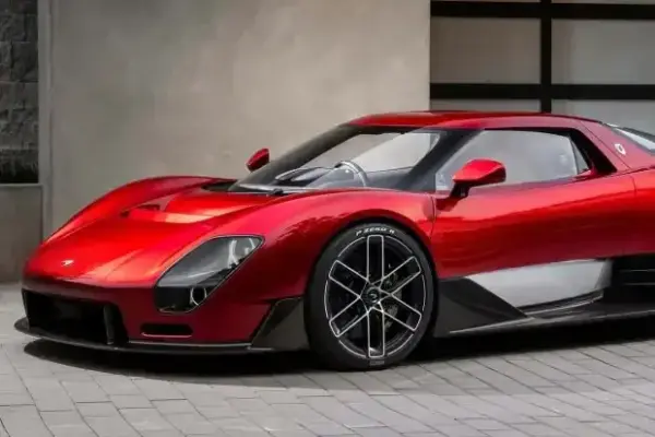 McLaren McL 6GT: Return of the Manual Transmission