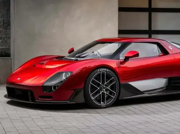 McLaren McL 6GT: Return of the Manual Transmission