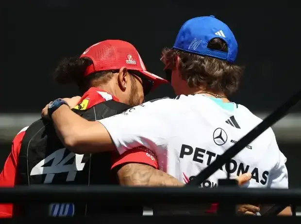 Title image for the news: Kimi Antonelli and Lewis Hamilton before a Formula 1 race