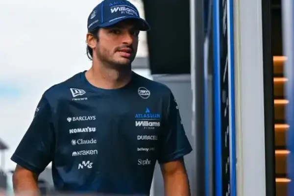 Carlos Sainz: Did not seriously consider any other teams