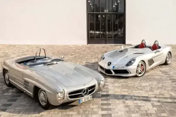 Legendary: Mercedes 300 SLS meets SLR Stirling Moss for driving appointment