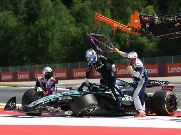 Titel-Bild zur News: Kimi Antonelli nach seinem Unfall beim Formel-1-Rennen in Spielberg 2025