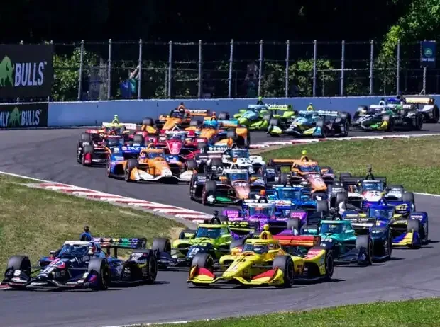 Titel-Bild zur News: Start zum IndyCar-Rennen in Portland 2026: Felix Rosenqvist führt