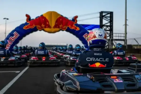 Max Verstappen races karts against 100 drivers - with a difficult task
