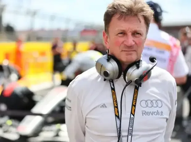 Titel-Bild zur News: Allan McNish in der Formel-1-Startaufstellung