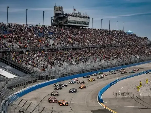 Title image for the news: Start of the Snap-on Makers and Fixers 250 at the Milwaukee Mile 2026