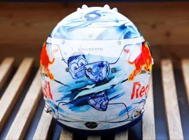 Isack Hadjar (Red Bull) races in Zandvoort with special helmet design