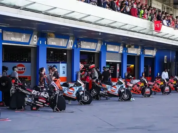Title image for the news: Pit lane in MotoGP