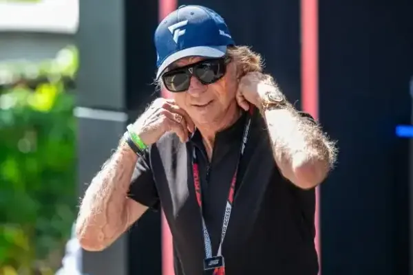 Emerson Fittipaldi trusts Lewis Hamilton to compete for the title at Ferrari