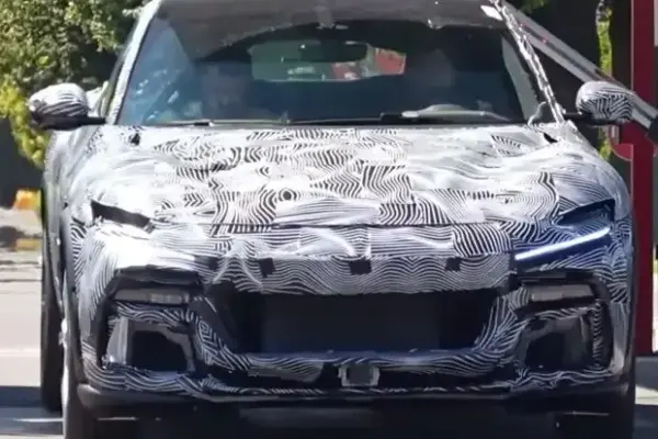 Ferrari Purosangue: Camouflaged prototype raises hopes for technical update