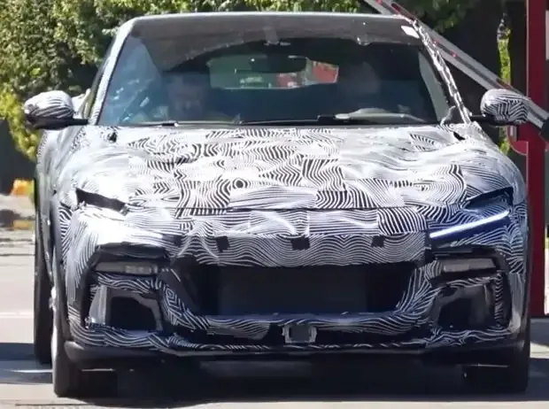 Ferrari Purosangue: Camouflaged prototype raises hopes for technical update