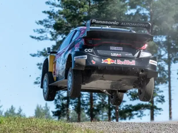 WRC Rally Finland: Ogier's wild off-road causes next drama