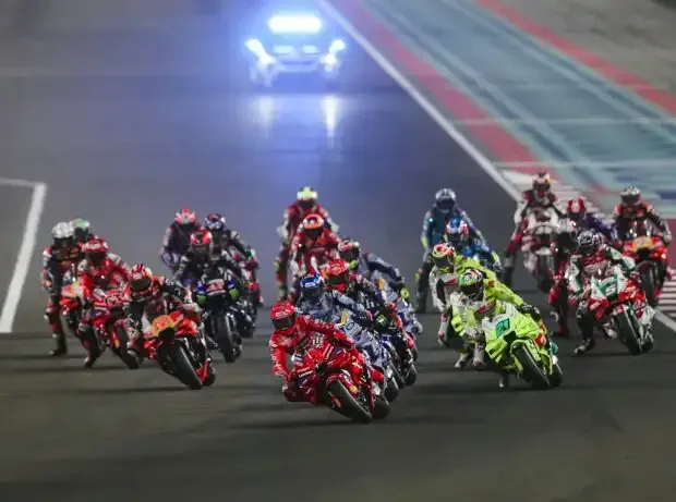 Title image for the news: Start of the MotoGP race at the GP Qatar 2025 in Lusail