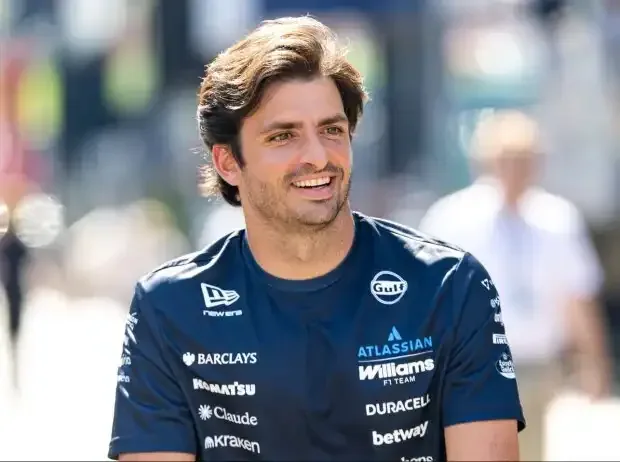 Titel-Bild zur News: Carlos Sainz sieht sich nach der Formel 1 noch in einer Reihe von Rennserien
