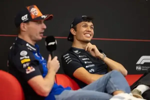 Alexander Albon tells of a curious encounter with Verstappen in Sardinia