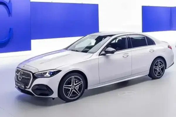 Mercedes-Benz C-Class: Extensive Model Update for the 206 Series