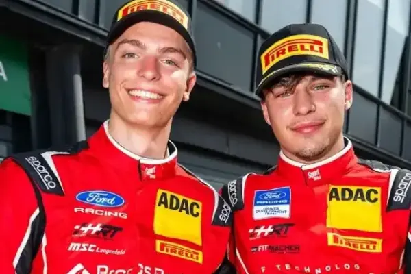 Ein Blick hinters Visier im ADAC GT Masters: Kiano Blum und Niklas Kalus