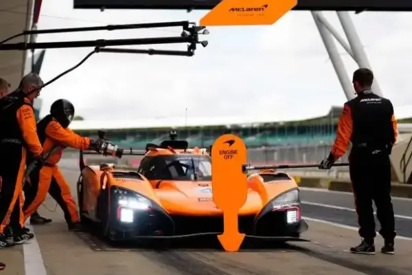 McLaren absolviert 30-Stunden-Dauertest mit neuem LMDh-Prototyp