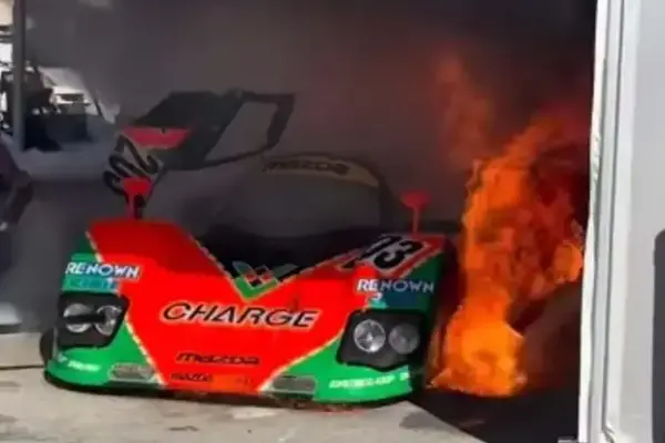 Flame drama in Laguna Seca: Rare Mazda 767B heavily damaged