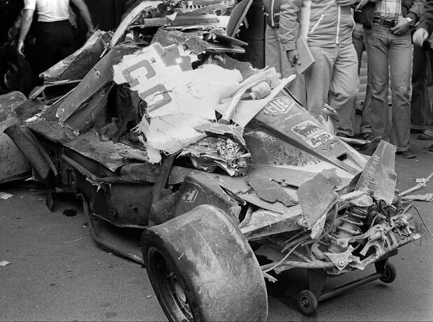 Niki Lauda's Ferrari 312T2 is completely destroyed