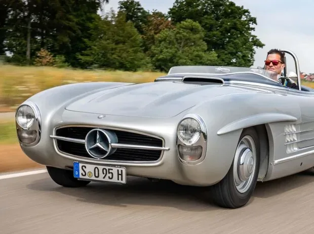 Mercedes-Benz SLS