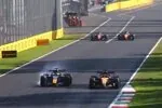 Max Verstappen (Red Bull) und Oscar Piastri (McLaren)