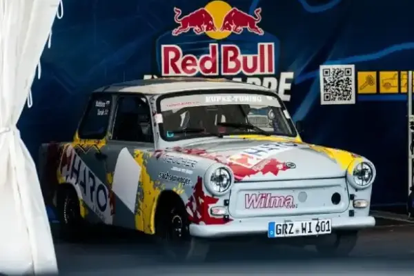 Trabi cult at the DTM: Red Bull provides crazy fun rally at the Sachsenring
