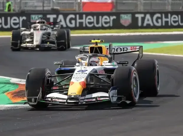 Title image for the news: Racing Bulls driver Yuki Tsunoda ahead of Audi driver Gabriel Bortoleto in Monza 2026