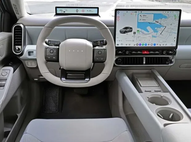 Kia Ioniq 3 Cockpit