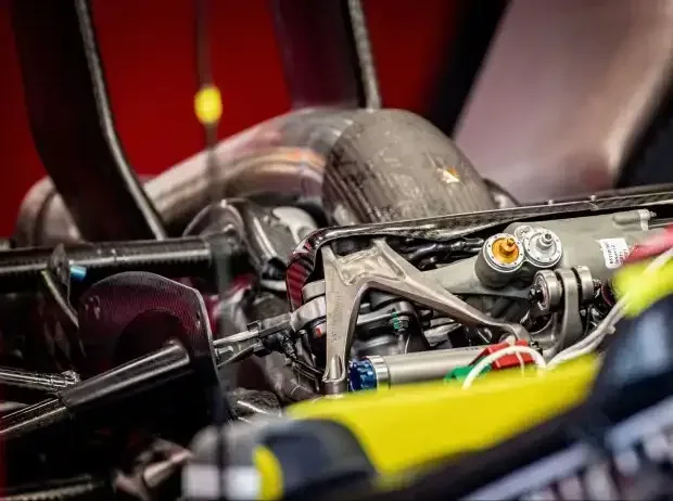 Titel-Bild zur News: Auspuff und Antriebseinheit am Ferrari SF-26 aus der Formel-1-Saison 2026