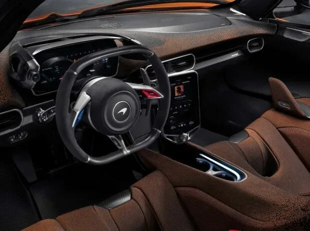McLaren W1, Innenraum und Cockpit