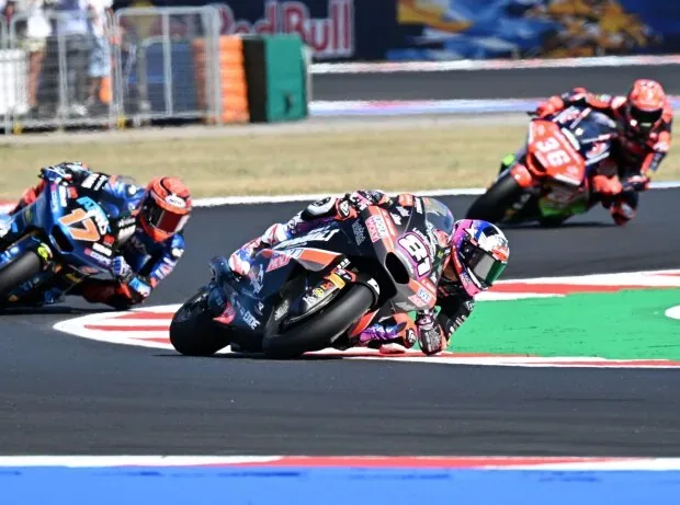 Senna Agius, Daniel Munoz