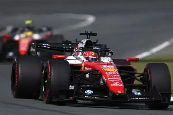 Ferrari relies on upgrade offensive: "Keep pushing until the end"