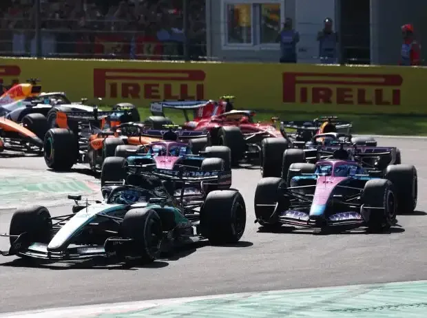 Title image for the news: George Russell leads at the second start of the Italian Grand Prix in Monza