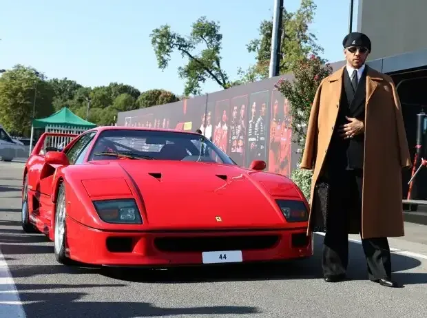 Title image for the news: Lewis Hamilton drove up in Monza with his Ferrari F40