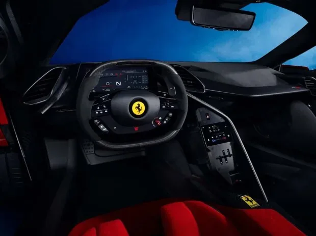 Ferrari F80, Innenraum und Cockpit
